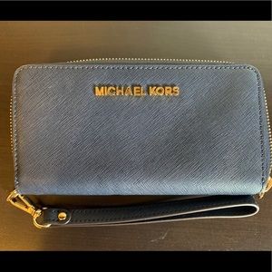 Michale Kors wristlet wallet
